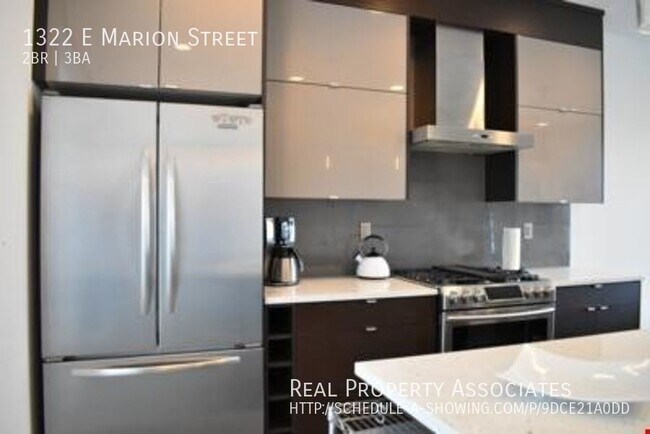 Building Photo - Townhouse in Seattle