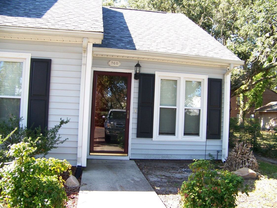 3200 Crystal Oaks Ln Unit 760, Morehead City, NC 28557 Condo for Rent