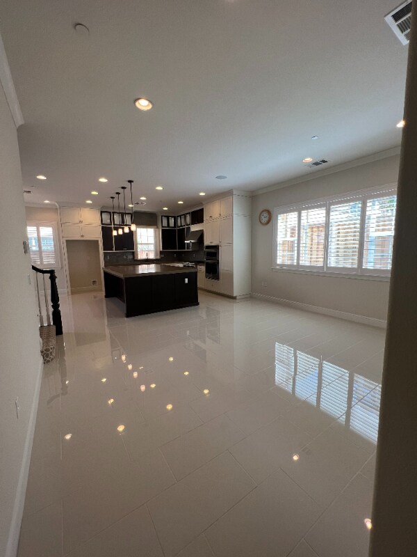 Building Photo - 410 Silvercrown Way
