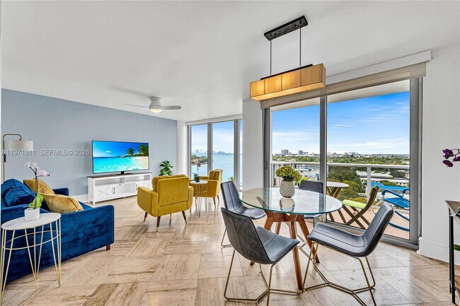 Foto del edificio - 900 Bay Dr