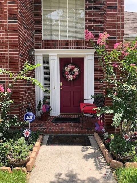 Foto del edificio - 2730 Briarloch Ln