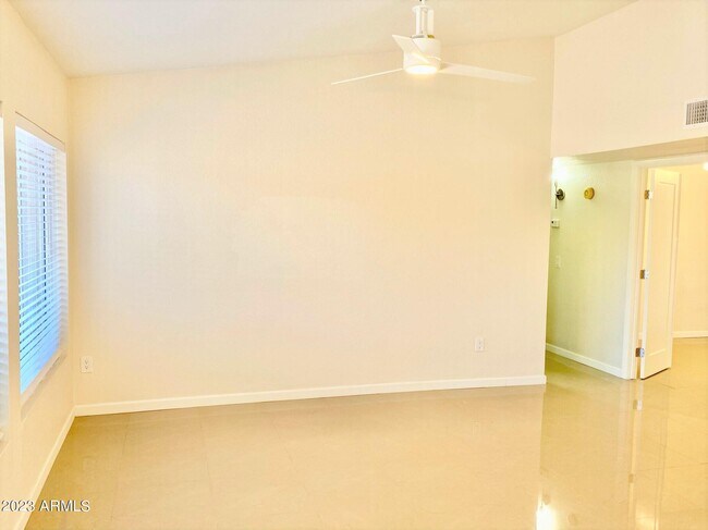 Building Photo - 2506 W Caribbean Ln