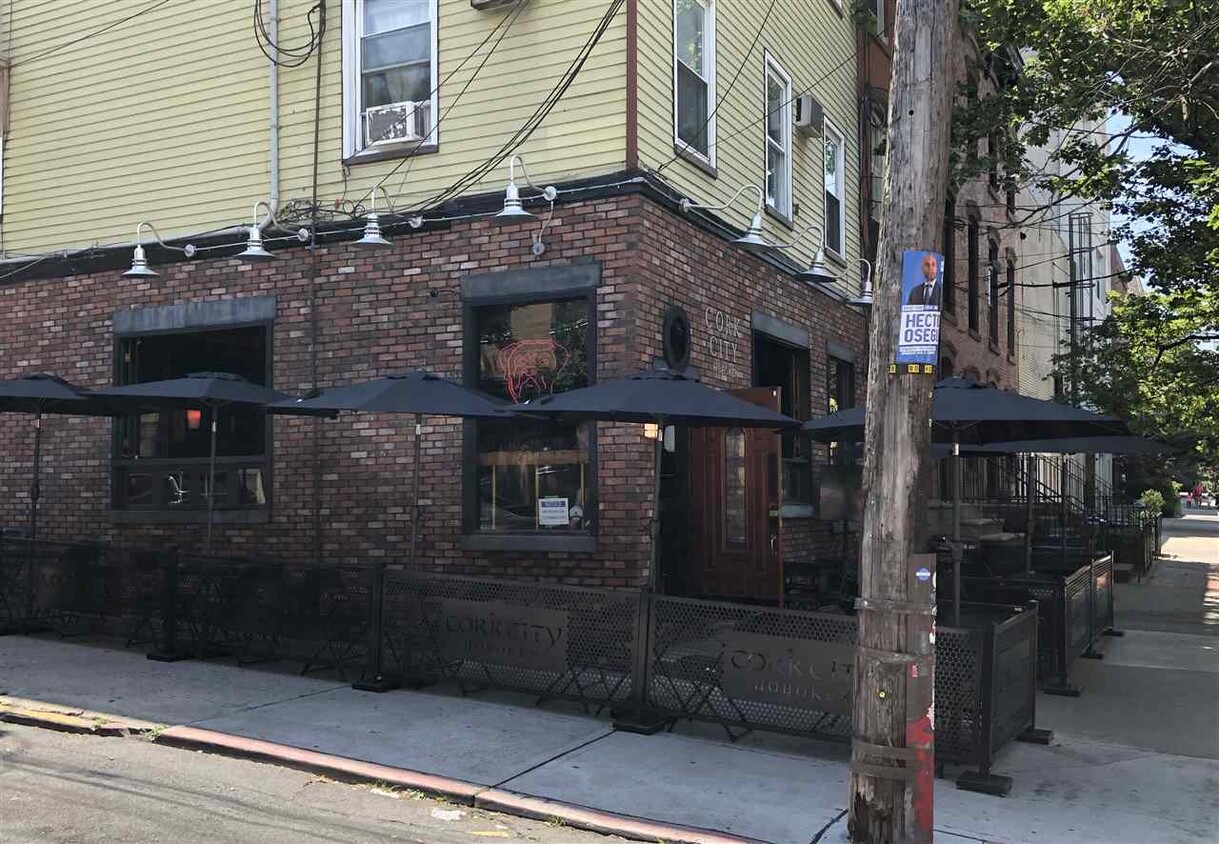 Primary Photo - 239 Bloomfield St