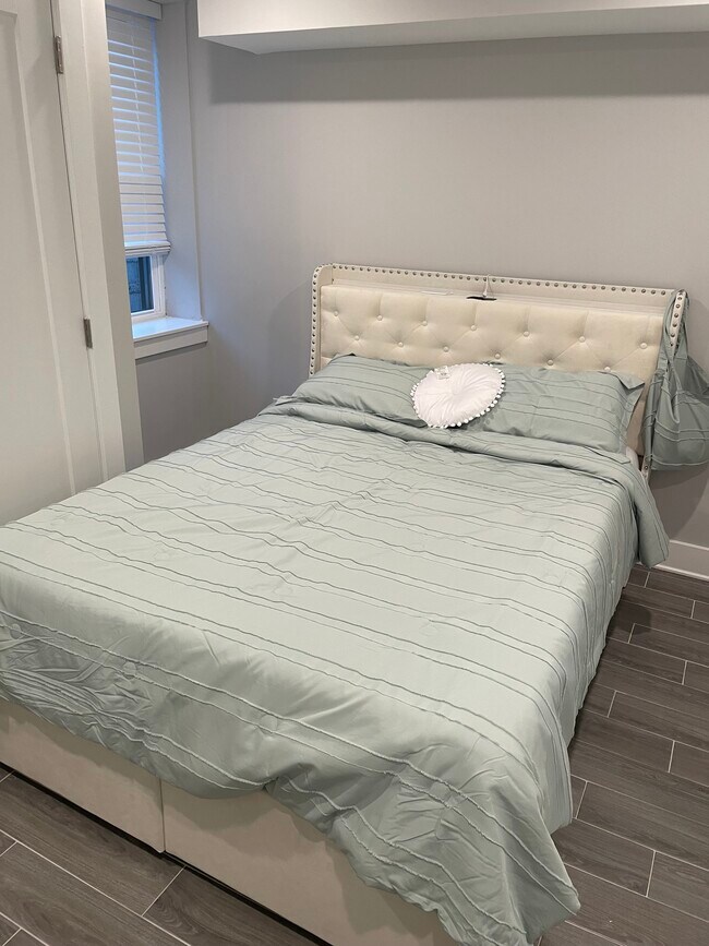 Foto del edificio - 5237 Chancellor St