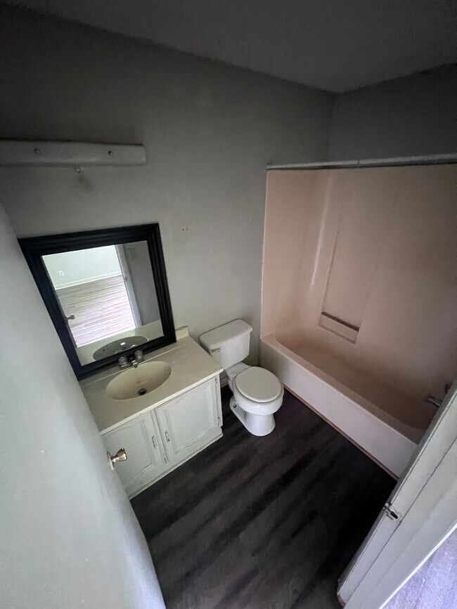 Building Photo - Monthly Paid Rent
