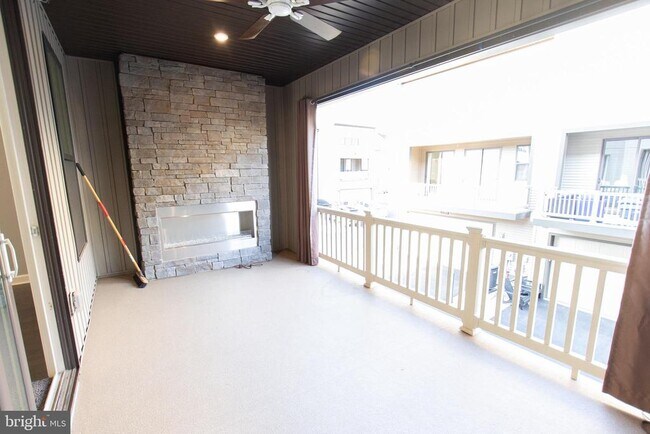 Building Photo - 22304 Seabring Terrace