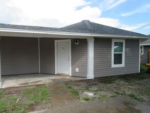 Building Photo - 1302 Grace Ave