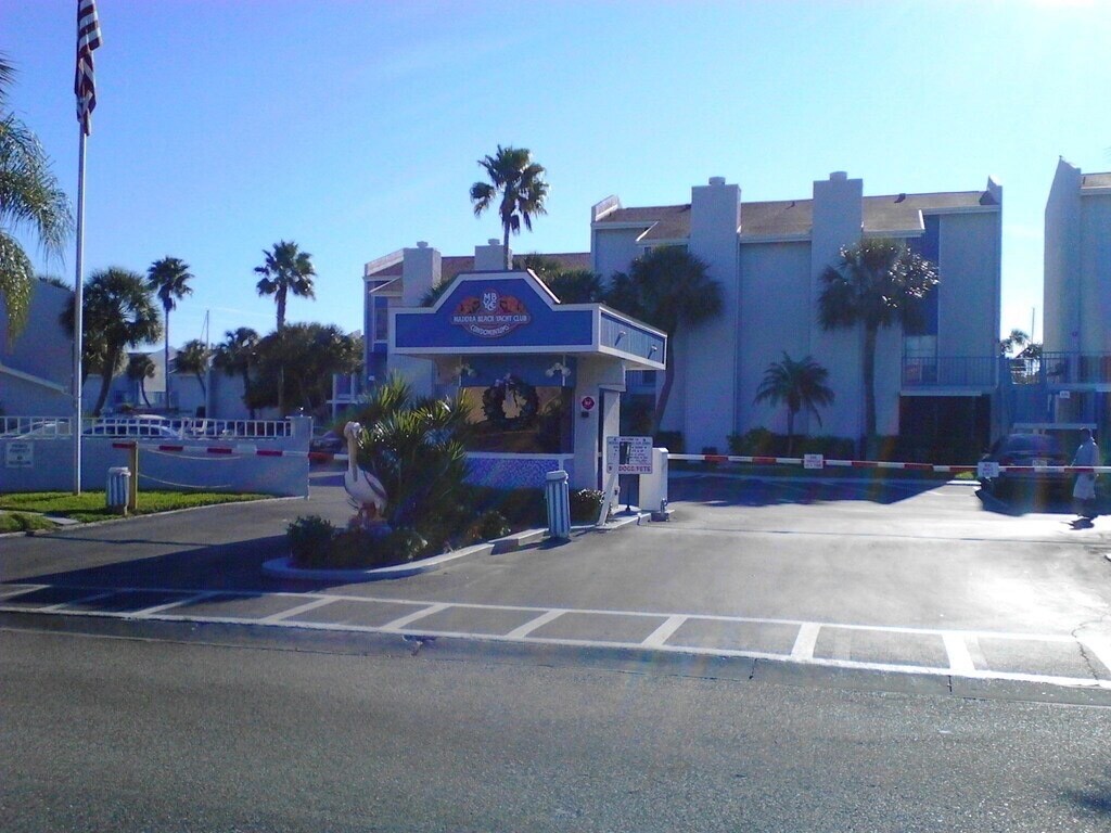 Foto principal - 165 Medallion Blvd
