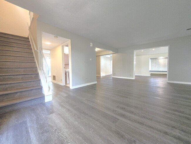 Foto del edificio - 4946 Somerton Dr