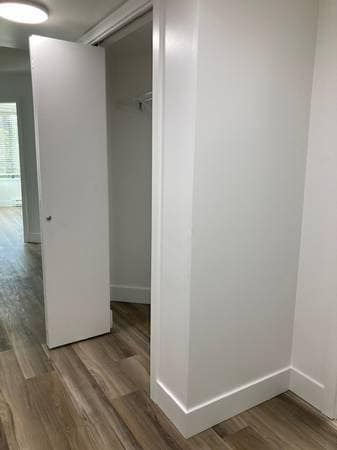 Building Photo - Bright 1 Bedroom with Outdoor Space