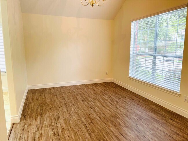 Foto del edificio - 20210 Glen Burn Ct