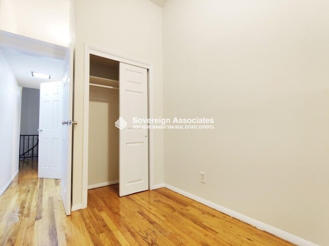 Building Photo - 208 W 82nd St