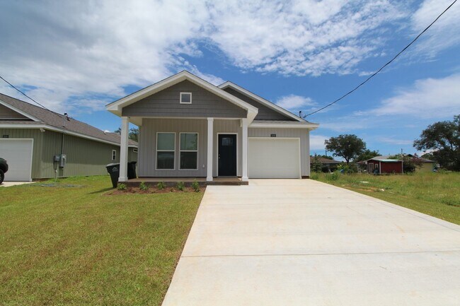 Foto del edificio - Spacious 3BR/2BA Home with Move-In Special...