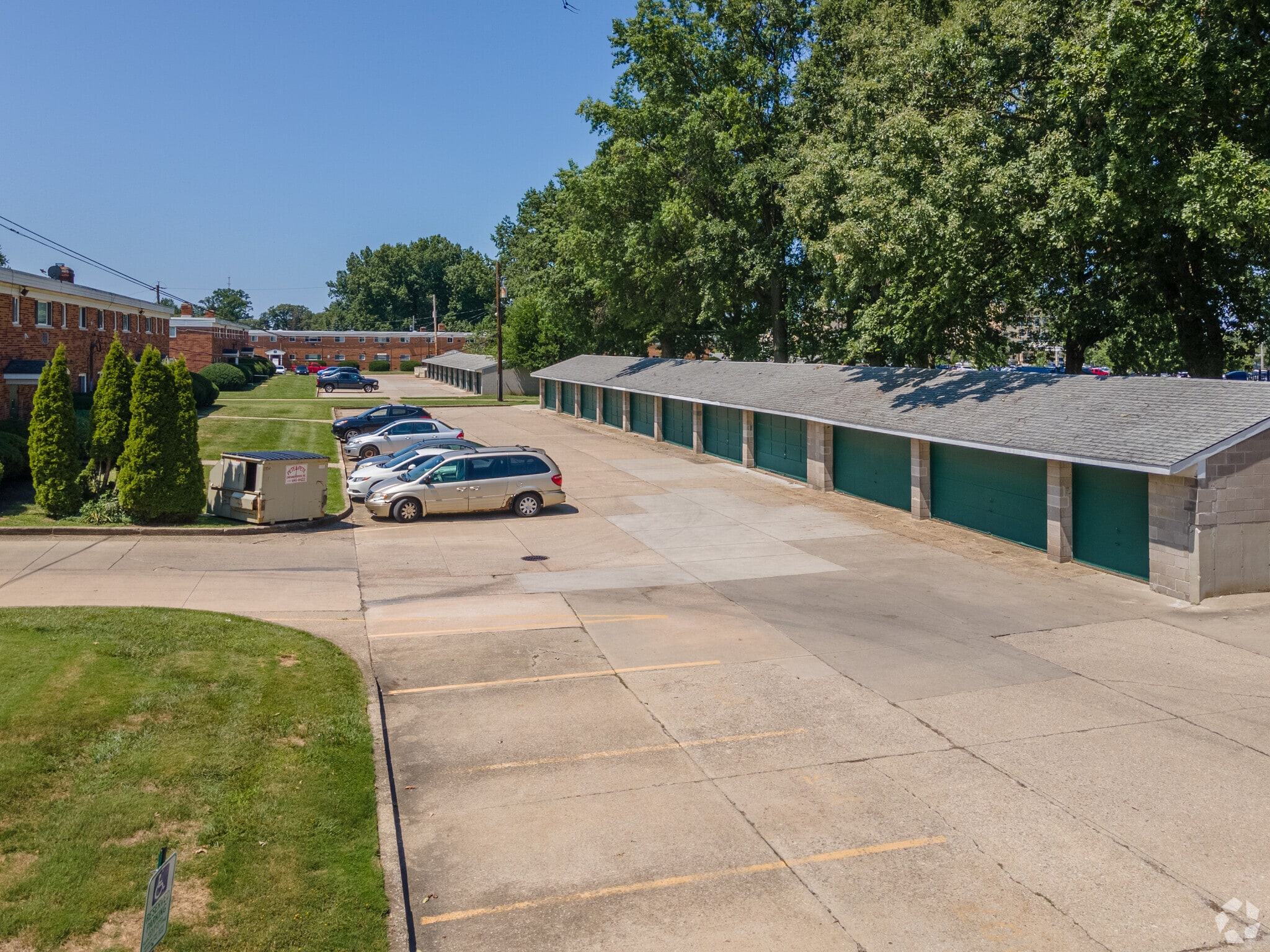 Emerald Village Apartments – photo 5