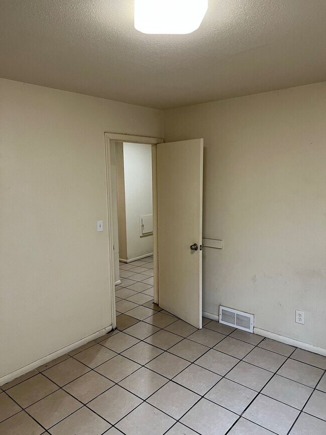 Foto del edificio - 5541-5543 N 35th St. (Duplex)