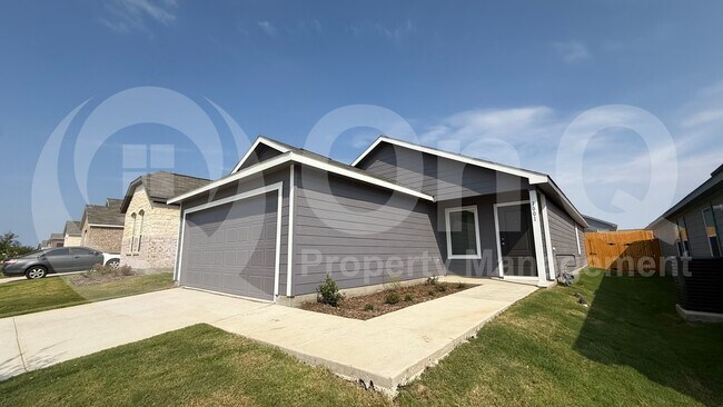 Building Photo - 1001 Raintree Rd