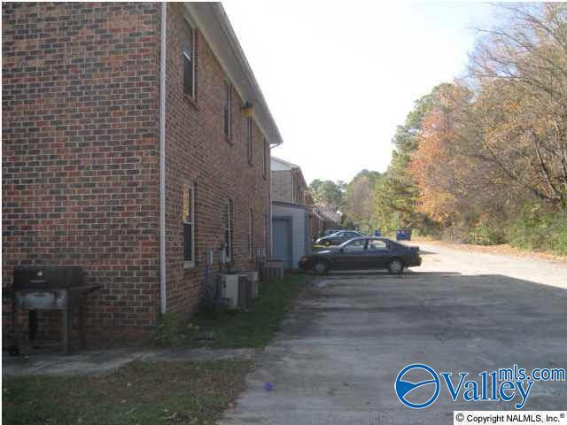 Building Photo - 4500 Bonnell Dr NW