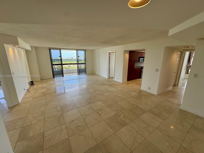 Foto del edificio - 3530 Mystic Pointe Dr