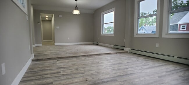Building Photo - 113 Maple Ave