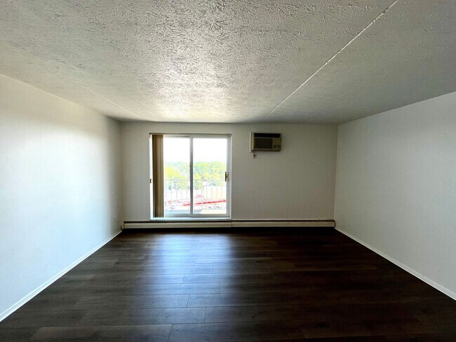 Interior Photo - 200 West Apartments