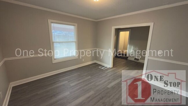 Building Photo - Beautiful 3 Bedroom 1.75 Bathroom Home in Kansas City!