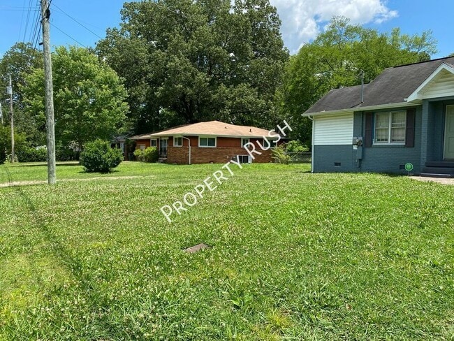 Building Photo - 112 N Lovell Ave