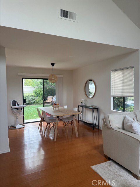 Building Photo - 49 Amberleaf