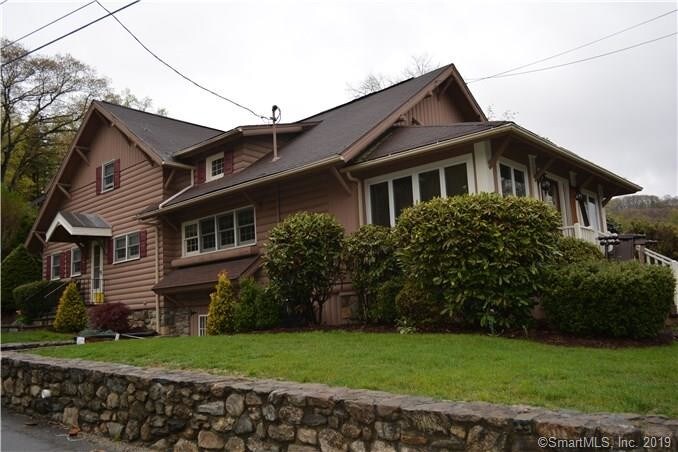 Primary Photo - 30 Lakeshore Dr S