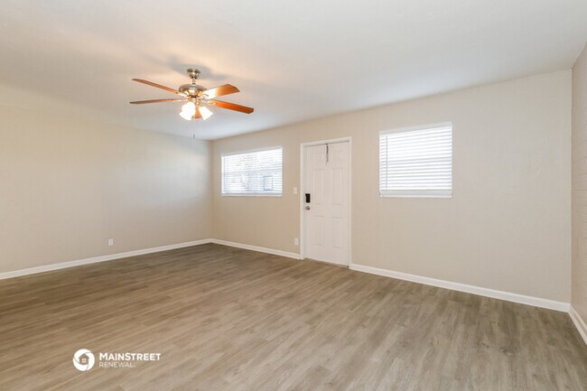 Foto del edificio - 3680 SW 16th St