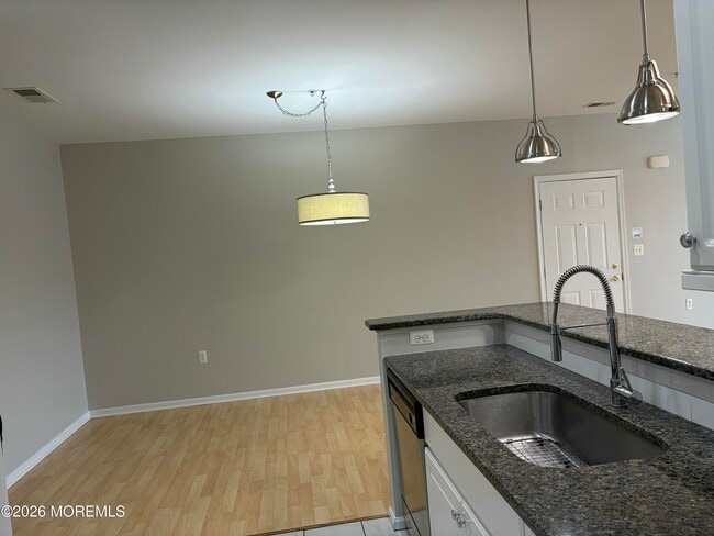Foto del edificio - 610 Sophee Ln