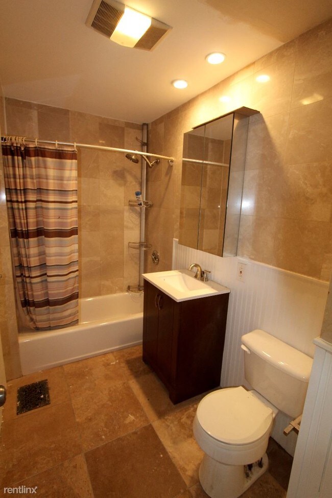 Building Photo - 137 Pleasant St