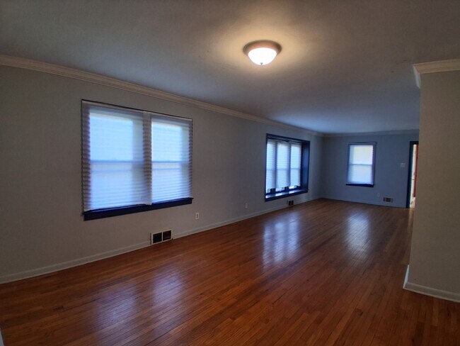 Foto del edificio - 1508 E English St