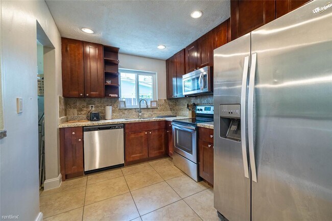 Foto del edificio - 3 br, 2 bath House - 1501 SW 35th Ter