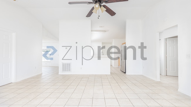 Building Photo - 2750 Gramercy Dr