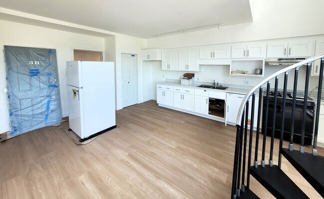 Foto del edificio - Updated Two Bedroom, Walk to Waterfront