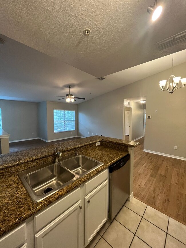 Building Photo - ***NEWLY RENOVATED 3BD/2BA HOME IN ORANGE ...