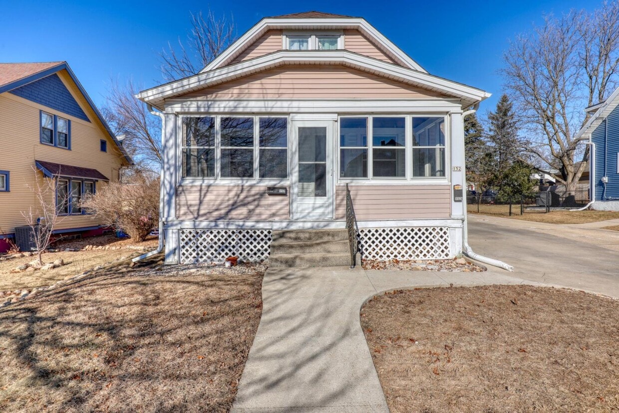 Primary Photo - 152 Wilson Ave
