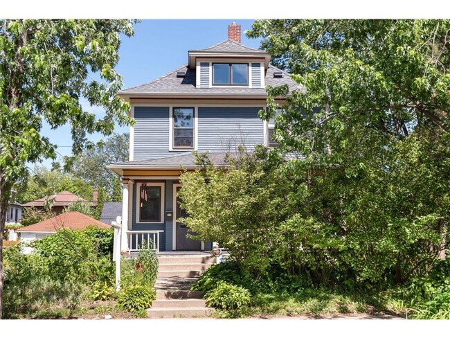 Building Photo - 3811 10th Ave S
