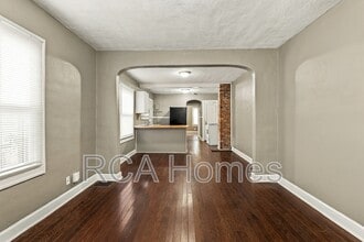 Building Photo - 1126 E Bradbury Ave