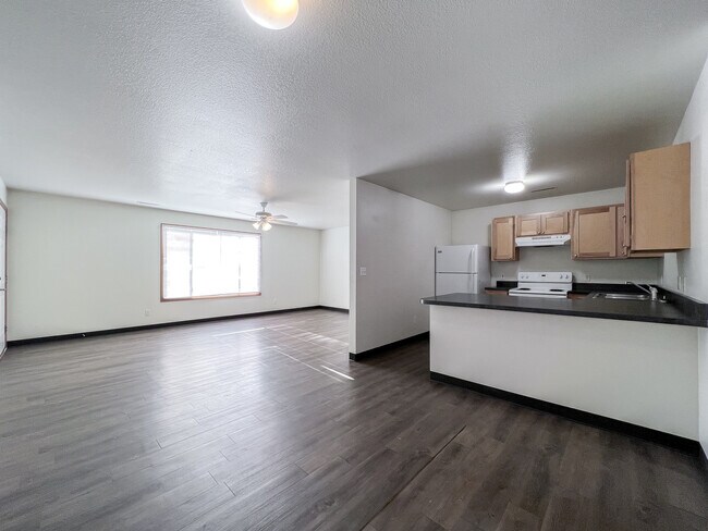 Building Photo - 211 S Kellogg Ave