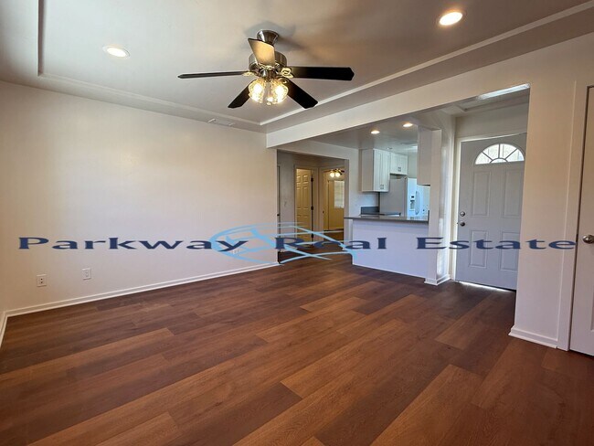 Foto del edificio - 8549-8551 Wintergardens Blvd.