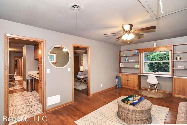Building Photo - 3 br, 2 bath House - 566 Martin Lane