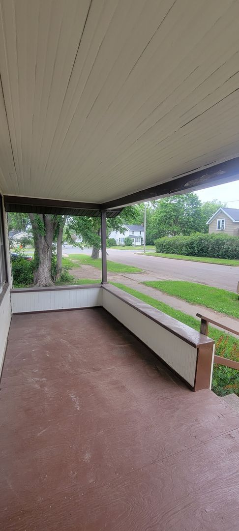 Foto del edificio - Single Family Home For Rent: 216 8th Ave