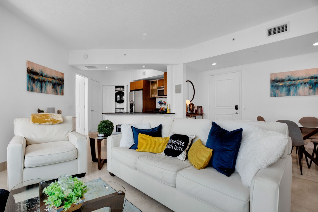 Photo - 480 NE 30th St (Miami, FL)