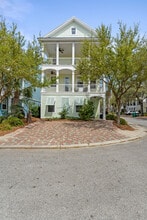 Building Photo - 4555 Grand Key Loop W