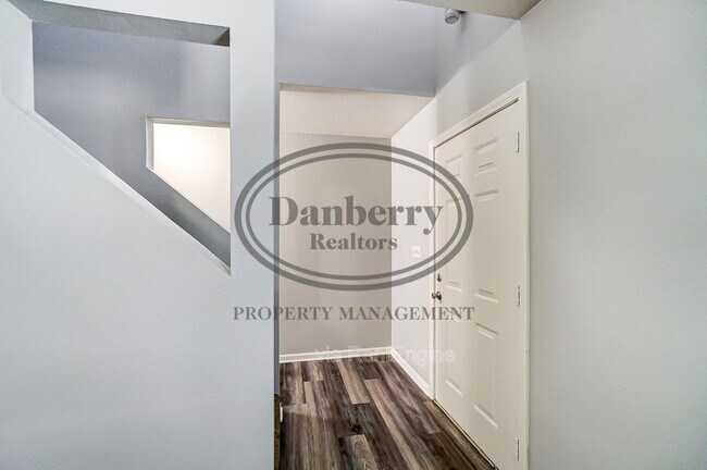 Building Photo - 3571 Turret Green Dr