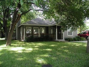 Building Photo - 5212 Guadalupe St