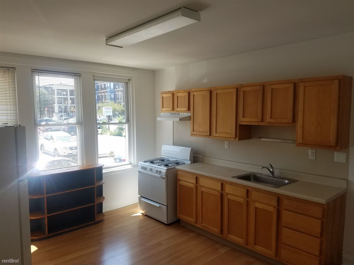 Primary Photo - 125 S 44th St