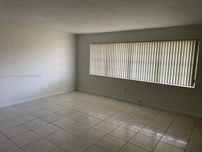 Foto del edificio - 11840 NE 19th Dr