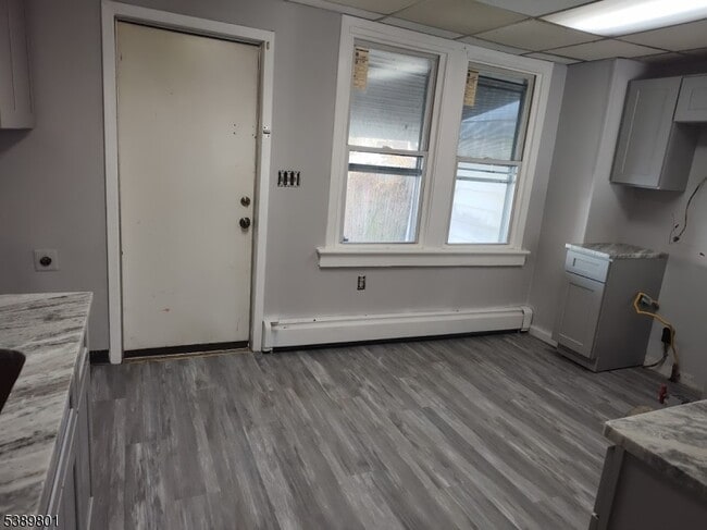 Building Photo - 243 Mercer St